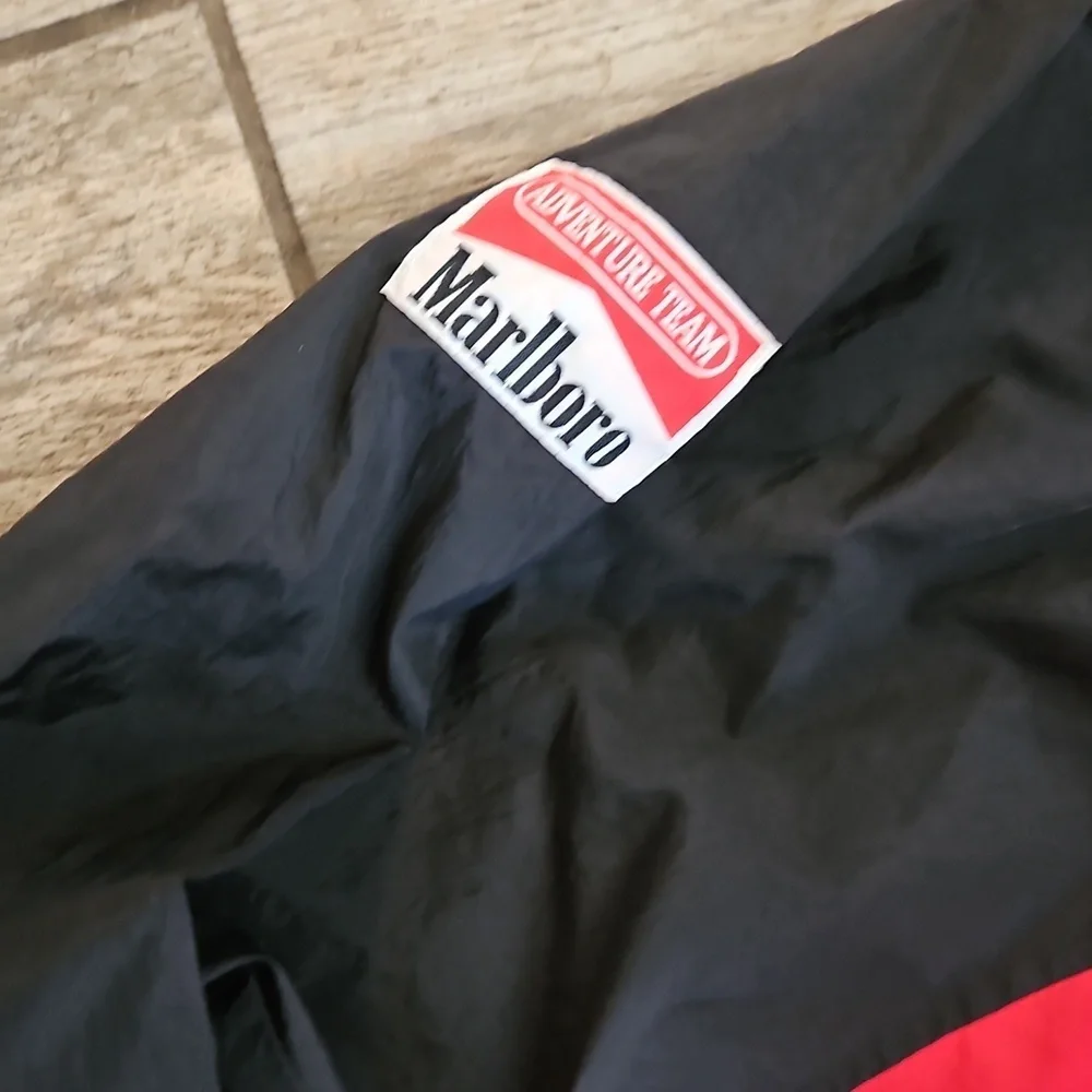 Vintage Marlboro Adventure Team Windbreaker Size Extra Large